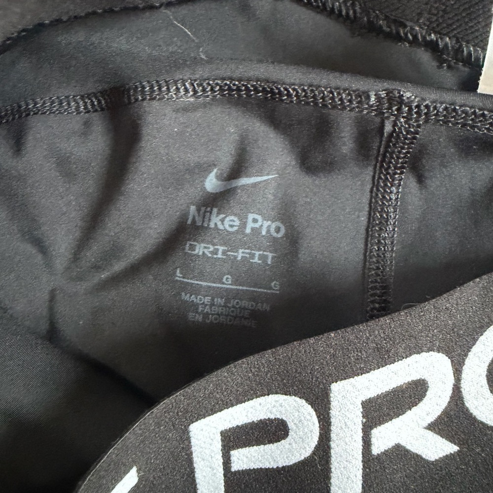 Nike Pro Black Women's Athletic Shorts - Picture 4 of 5